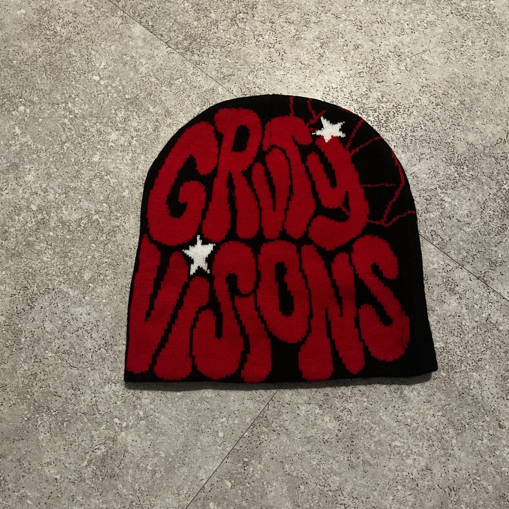 Y2K beanie- Red and Black